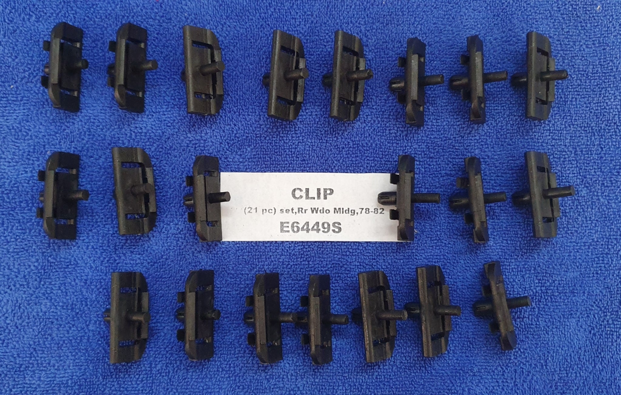 Clip Set Rear Window Molding-21 Pieces-78-82