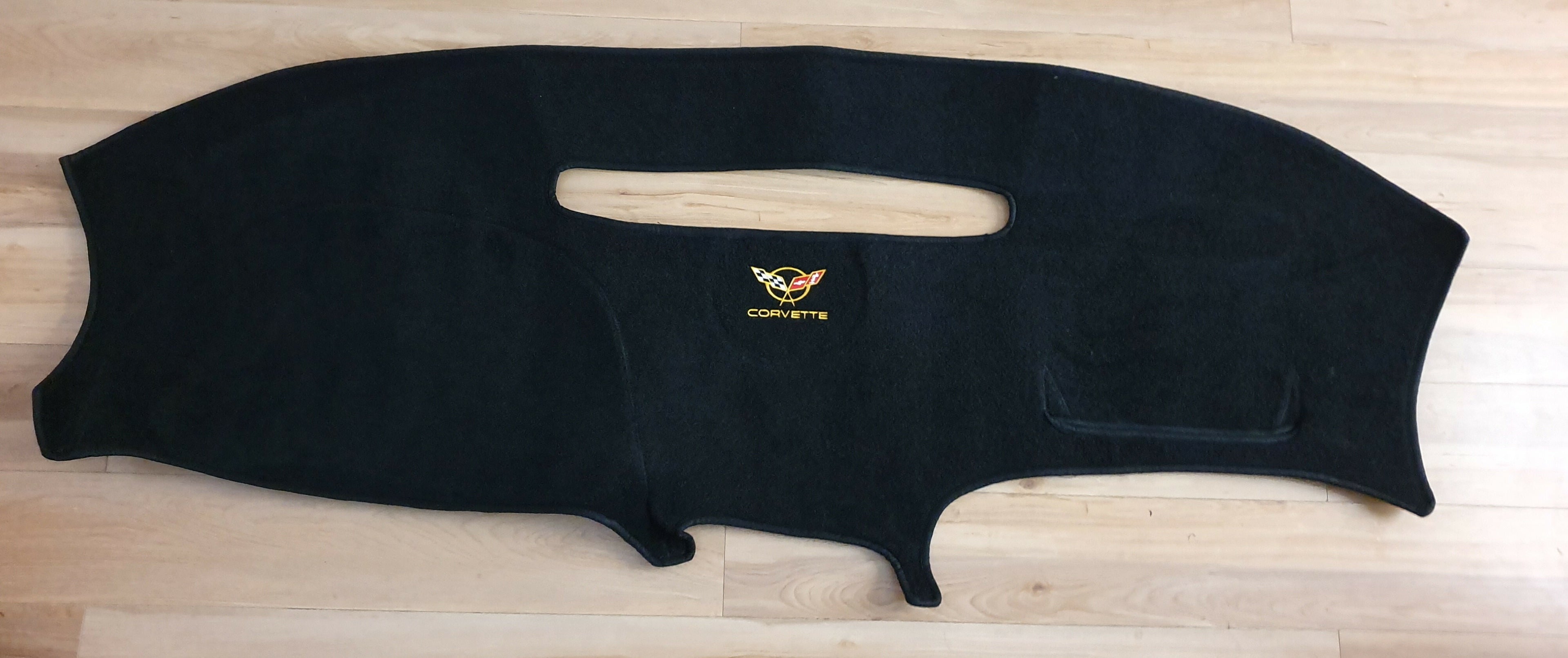 Dash Cover Mat Dashboard Pad 97-04 / Black