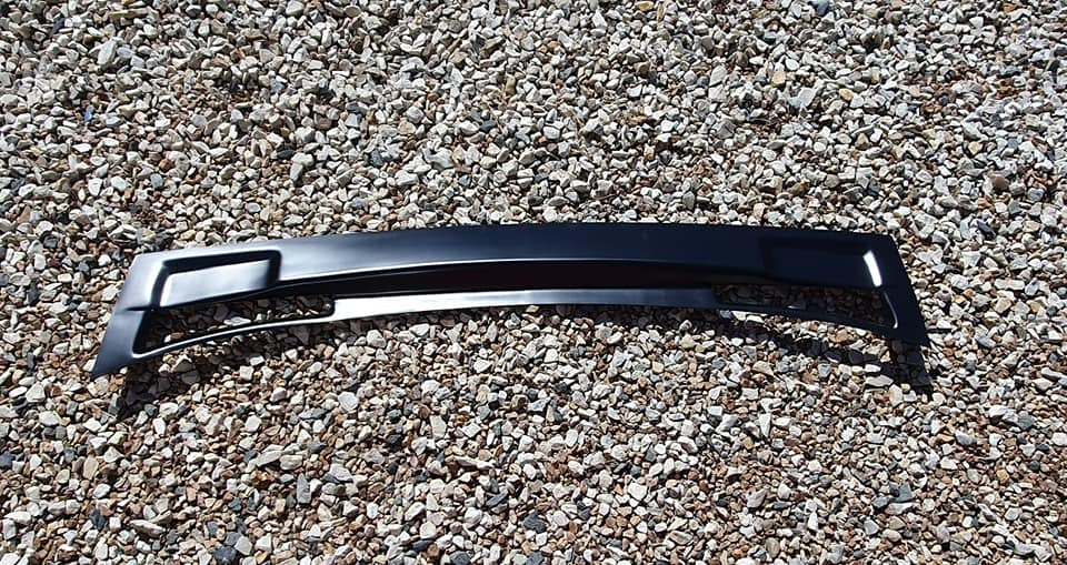 Cover Windshield Wiper Compartment Black Plastic-73-82