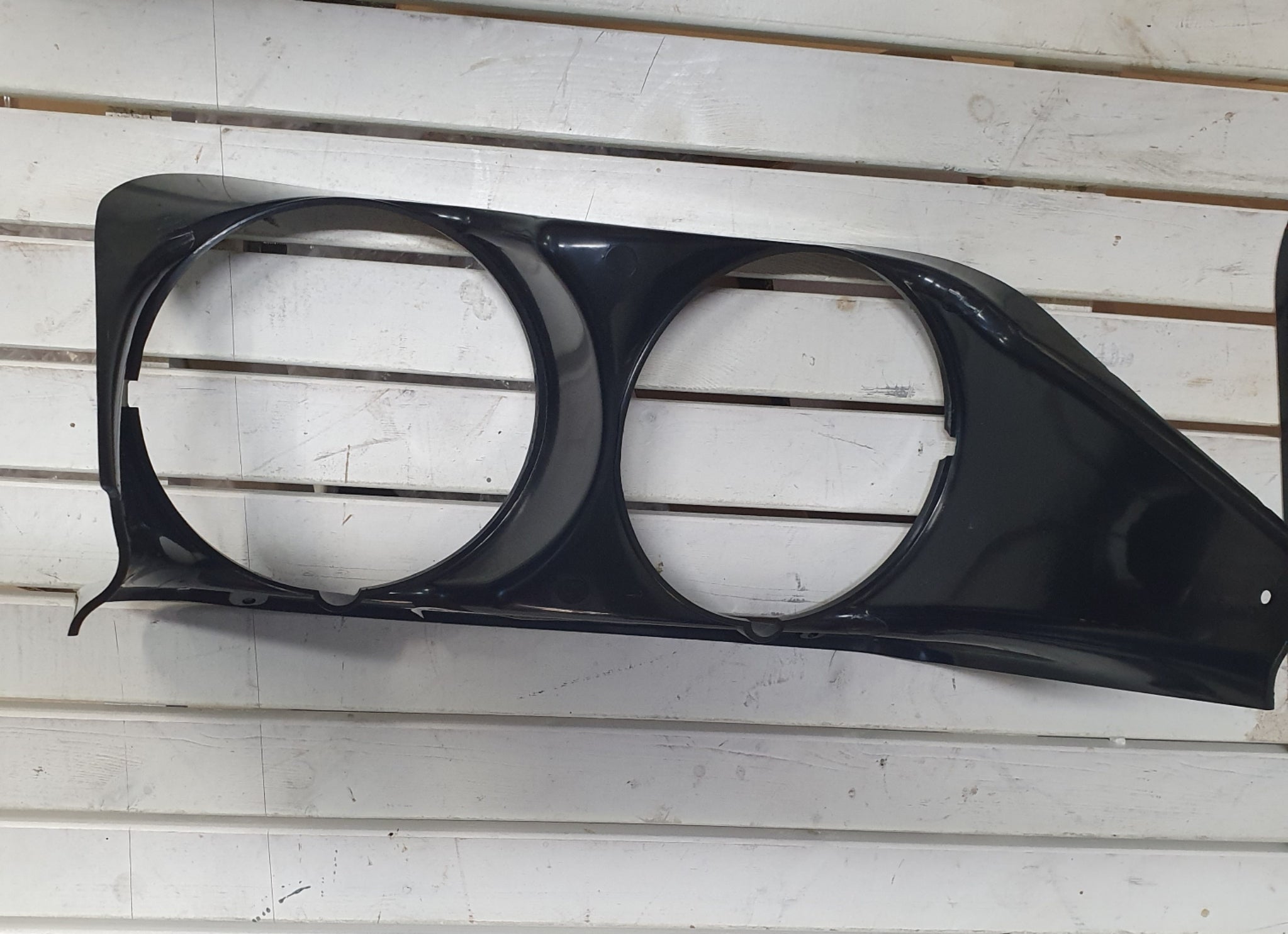 Bezel Headlamp Right-68-82