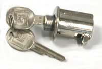 Lock Center Rear Storage Compartment With Keys-68-82